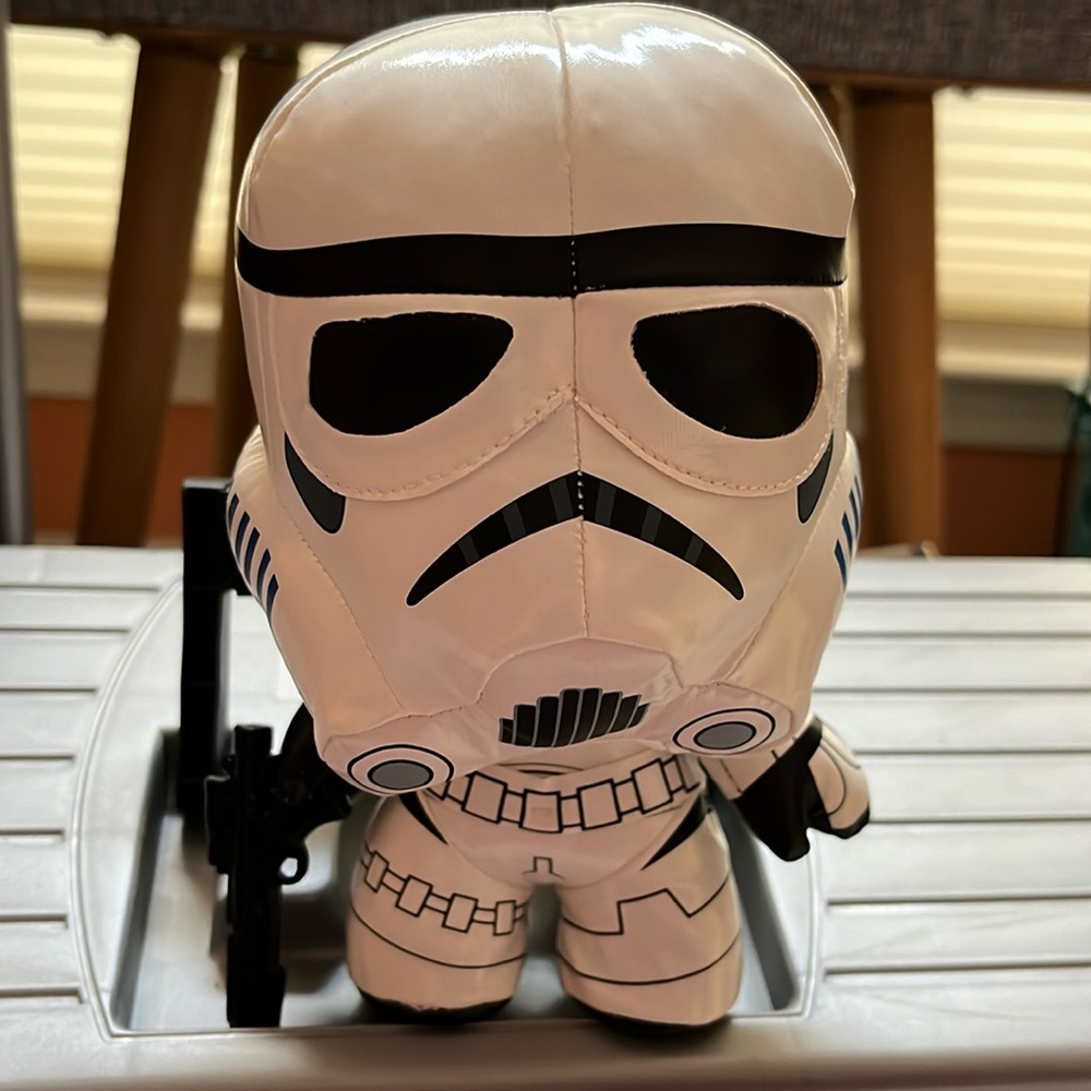 Star Wars beanbag toy, shiny white vinyl w plastic weapon